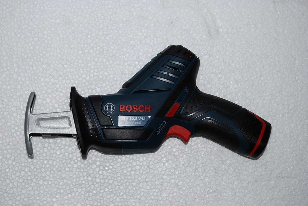Bosch Akkusäbelsäge GSA 10.8 V-LI